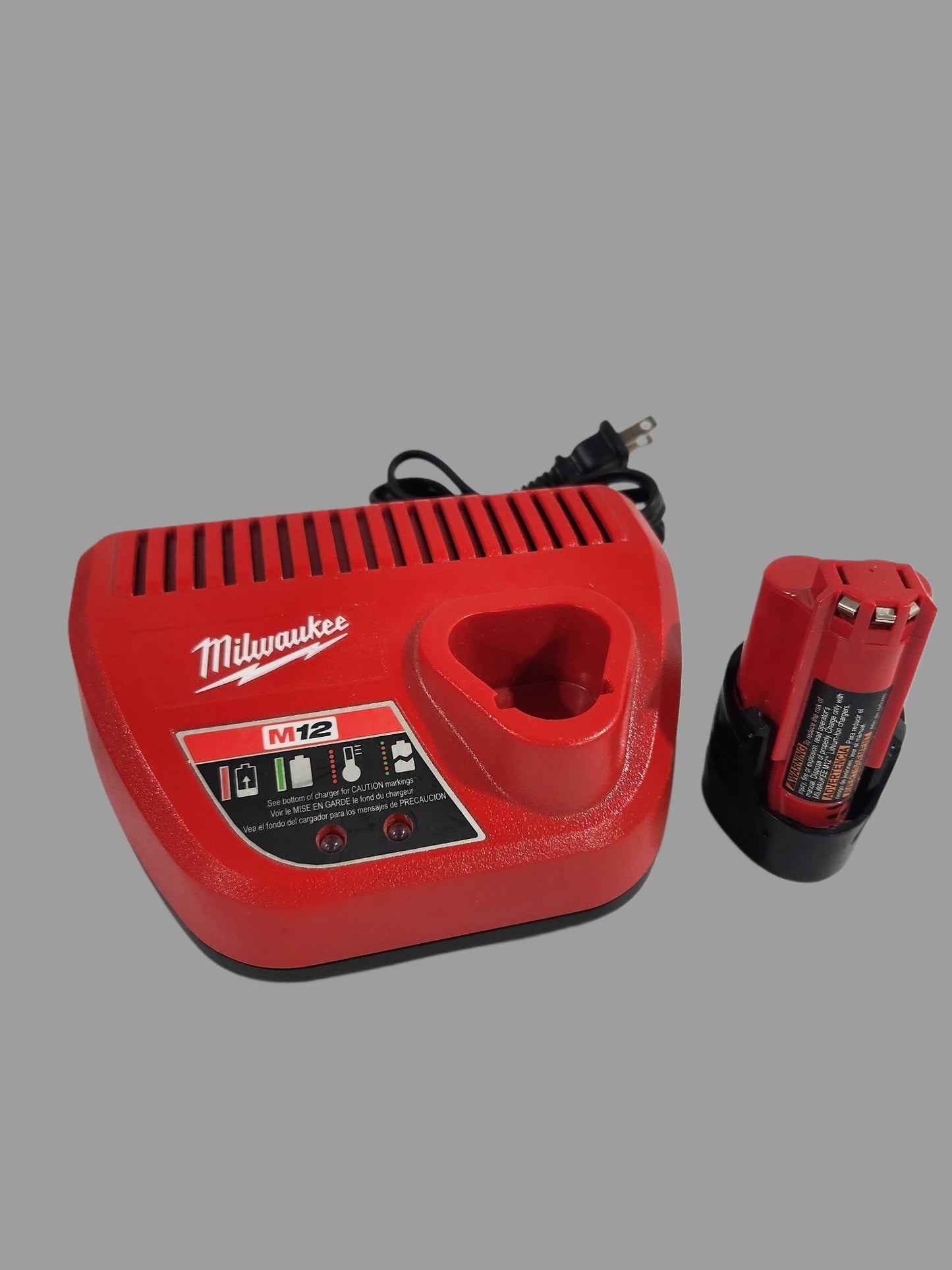 Milwaukee 1.5 BATTERY + CHARGER